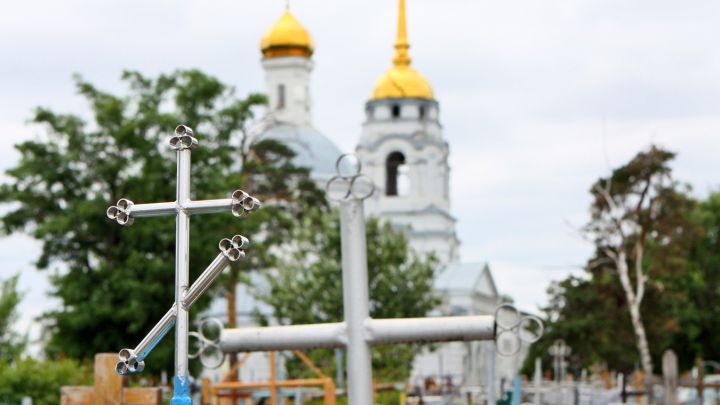 На Пасху и Красную горку в Луганске организуют движение автобусов к кладбищам