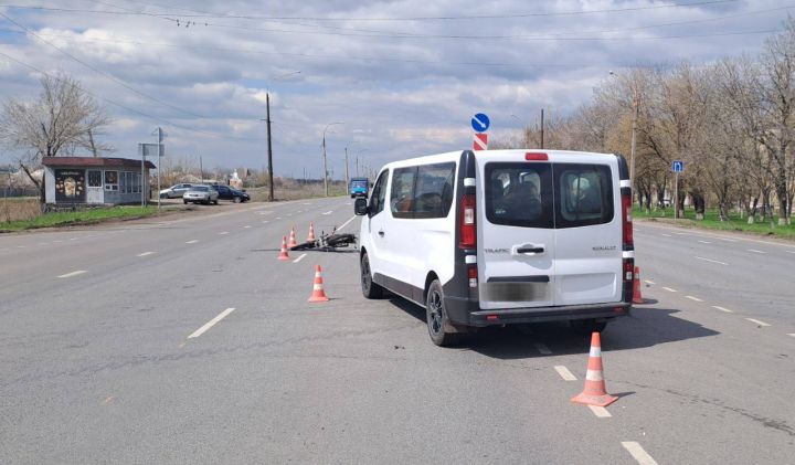 В ЛНР водитель мопеда без прав пострадал в ДТП, которое сам же и спровоцировал
