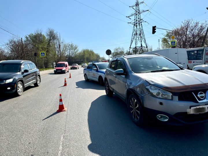 Ребёнок попал под колёса авто в Луганске: мальчика сбили прямо на пешеходном переходе