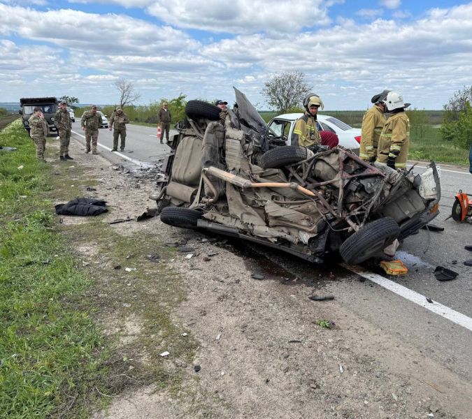 Два авто всмятку, виновник погиб: страшная авария произошла в ЛНР