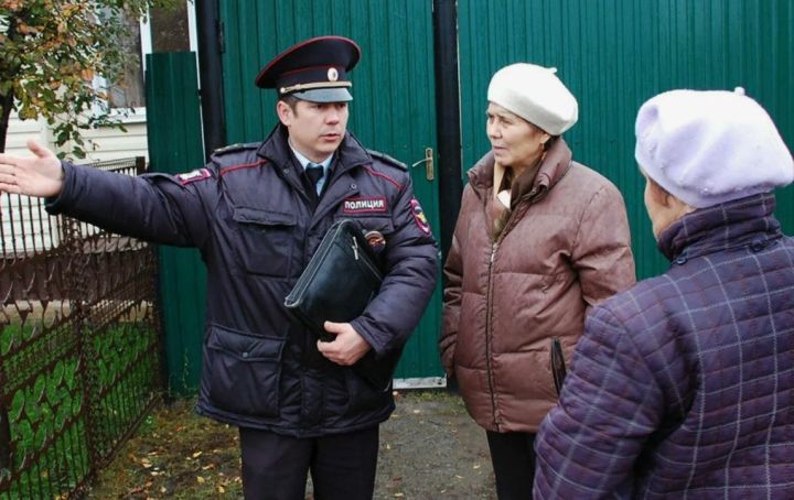 МВД просит жителей ЛНР впускать в дома участковых полицейских