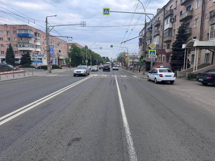 В Краснодоне подростка сбили прямо на переходе: водитель скрылся с места