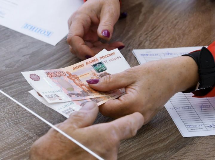 В ЛНР с 1 мая будут больше доплачивать к пенсиям лётчиков и шахтеров