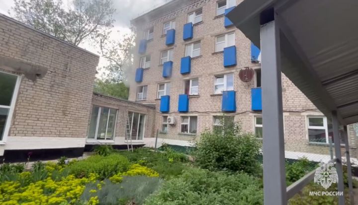В ЛНР горел дом-интернат для пожилых людей: оттуда эвакуировали больше 60 человек, есть пострадавшие