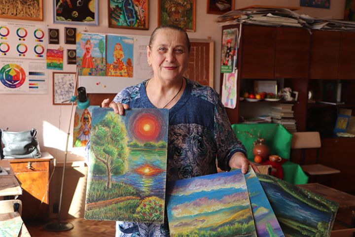 Начала рисовать, чтобы научить этому детей. Народный художник Луганщины Алла Ермилова отпраздновала своё 70-летие