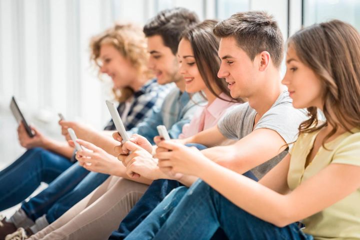 Про рост коммуналки, проблемы грамматики и громкую музыку