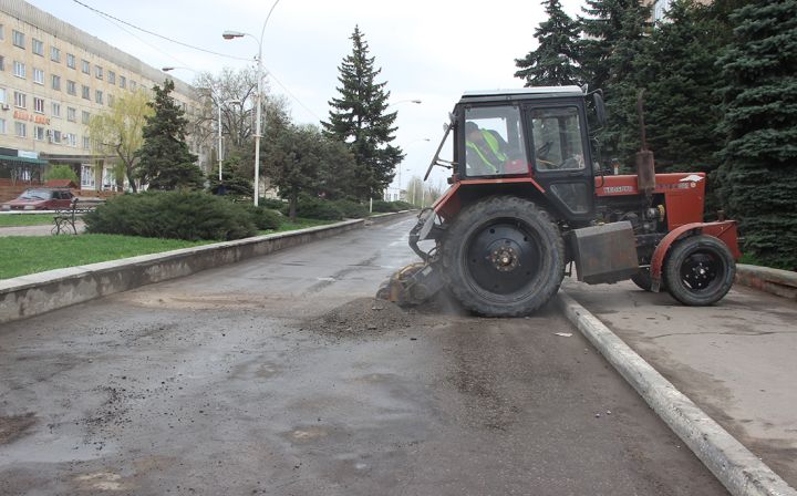 В Краснодоне приступили к ремонту дорог