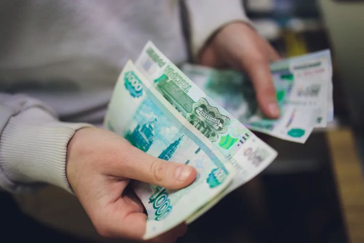 Зарплаты бюджетников в этом году в России повысят на 7,6%