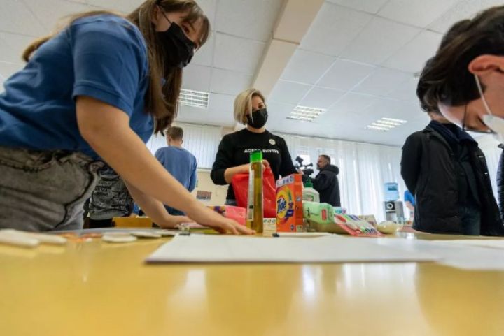 Как получить помощь беженцам, рассказали в администрации Главы ЛНР