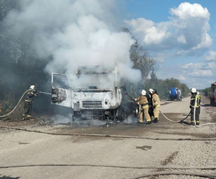 В ЛНР водитель бензовоза запрыгнул в горящую машину, чтобы избежать масштабного взрыва
