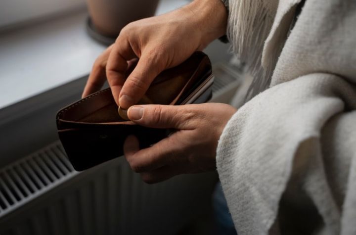 Нужна ли в наше время заначка? Отвечают свердловчане