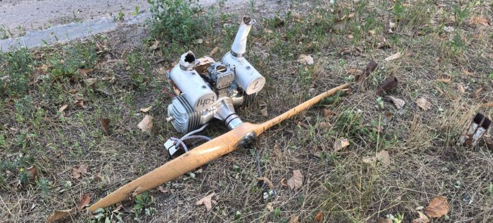 ВСУ атаковали Луганск дроном, но он оказался сбит ПВО: обломки упали на окраине города