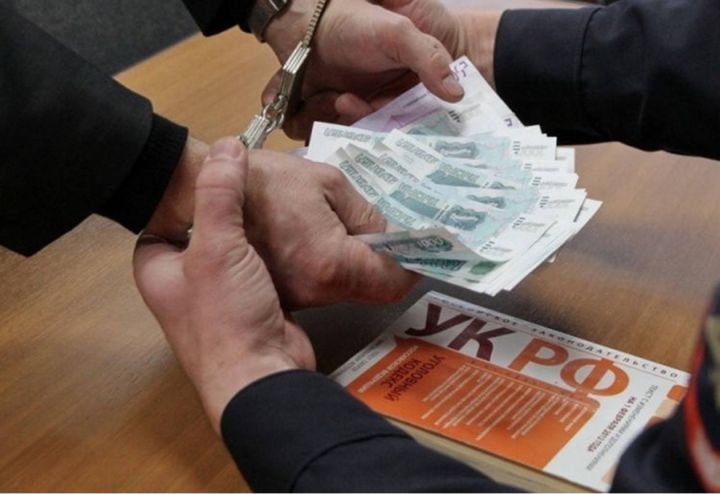 Свердловчанина будут судить за дачу взятки полицейскому