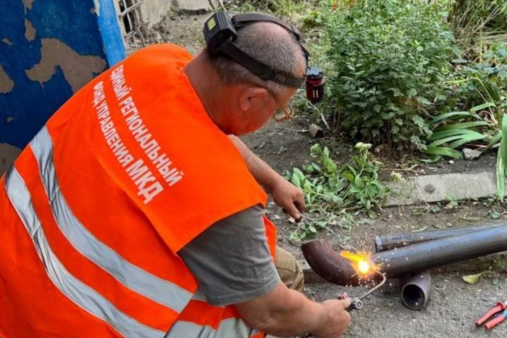 Должно быть 5000 сотрудников, но пока только 1600. Реально ли набрать в ЛНР коммунальщиков на такие зарплаты?