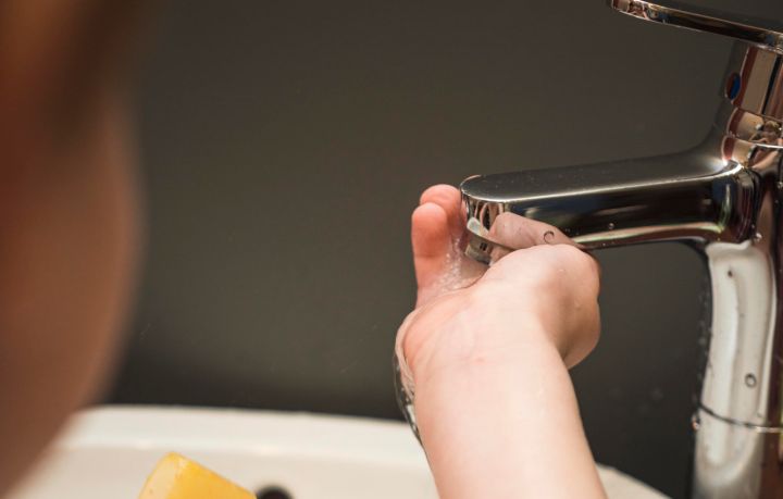 Засуха оставила без воды ряд населённых пунктов в ЛНР: кого коснулось отключение? 