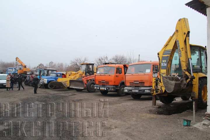 Коммунальщики Свердловска убрали 590 кубов мусора