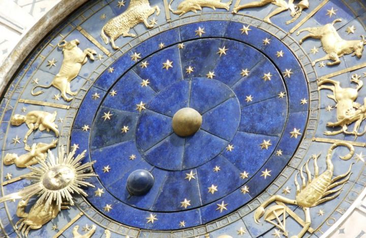 Гороскоп для всех знаков Зодиака на октябрь 2025: о любви, карьере и деньгах