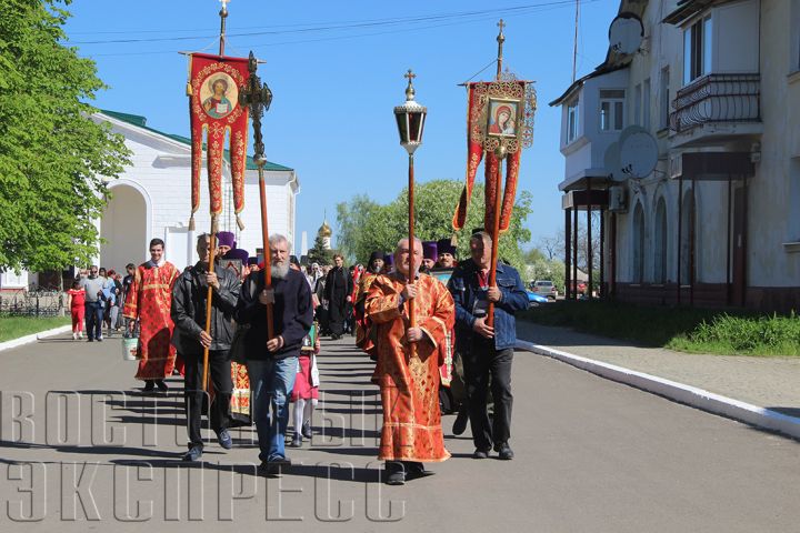 В Свердловске прошел Крестный ход