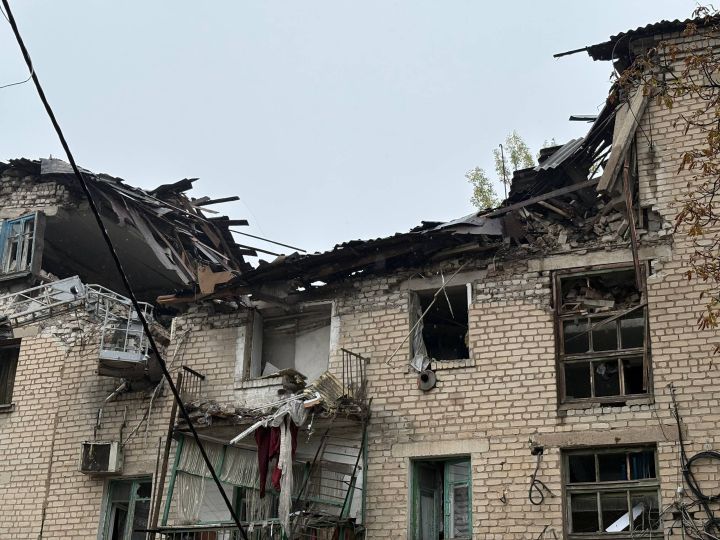 Взрыв прогремел в одной из многоэтажек в ЛНР: спасатели разбирают завалы