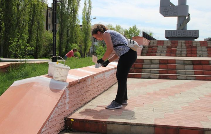 Памятные места Краснодона приводят в порядок