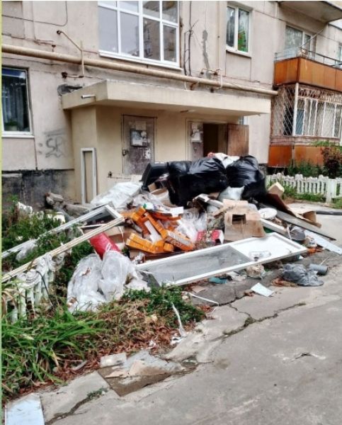 Жители Лисичанска в ярости. Строители оставляют после себя свалки мусора