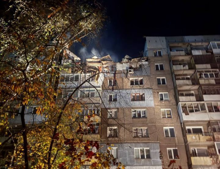 Очередной взрыв газа произошёл в многоэтажке в ЛНР: здание частично обрушено, есть погибшие 