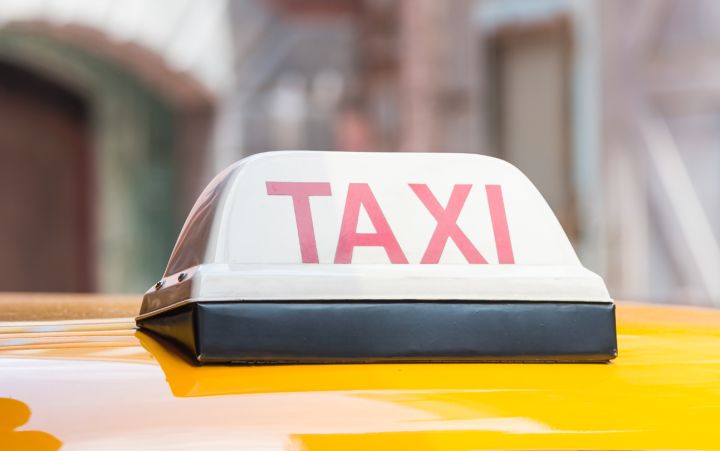 Как вызвать такси в Красном Луче: надёжные службы и актуальные номера телефонов