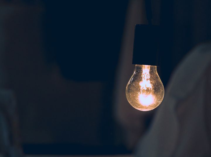 После ураганного ветра в ЛНР зафиксированы перебои с электричеством