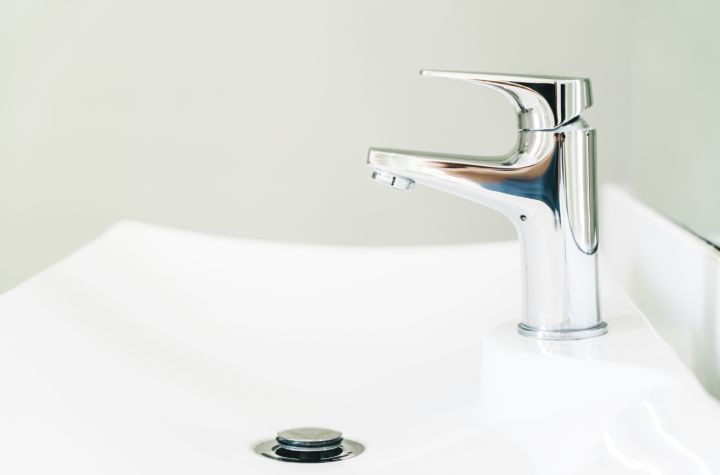 Без воды на день: где в ЛНР 30 октября пройдут ремонты «Луганскводы»?