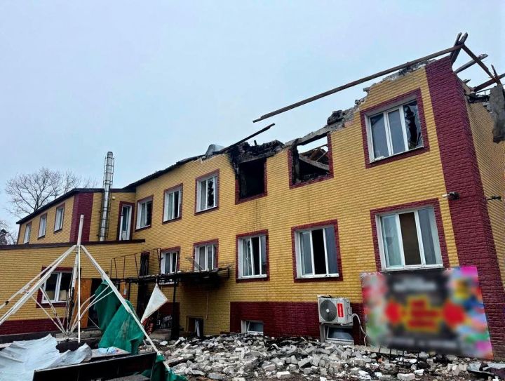 Дрон ВСУ ударил по торговому центру в ЛНР