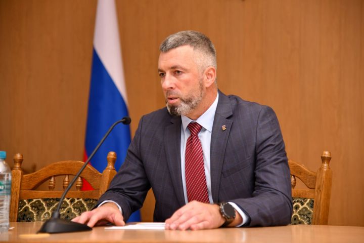 Глава Свердловска сложил полномочия