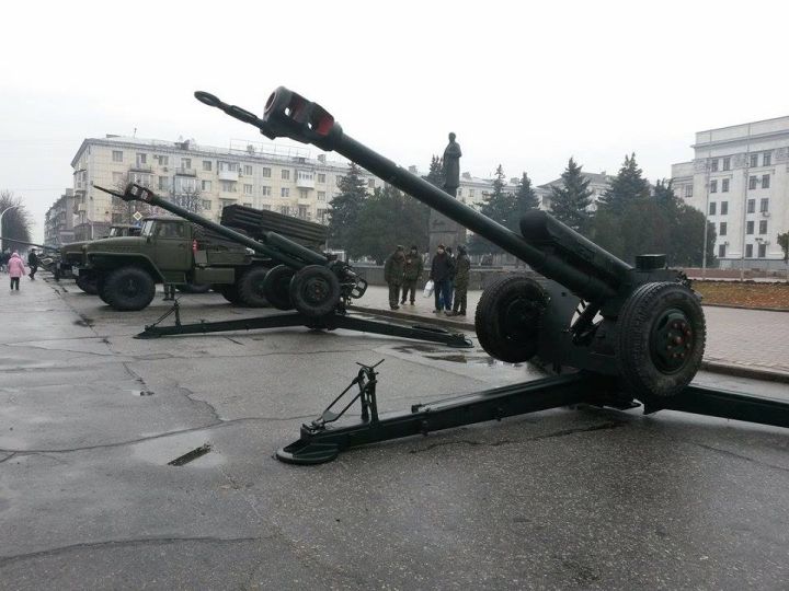 НМ ЛНР представит выставку военной техники в Луганске