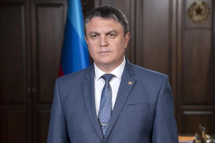 Пасечник поздравил соотечественников с Днем Победы