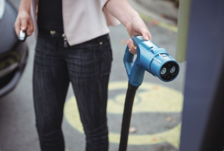 В 2026 году в ЛНР будет работать более 20-ти заправок для электрокаров