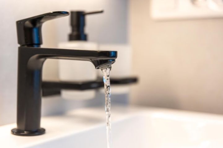 Без воды - 14 кварталов и множество улиц: кто в Луганске экстренно остался без воды 17 ноября