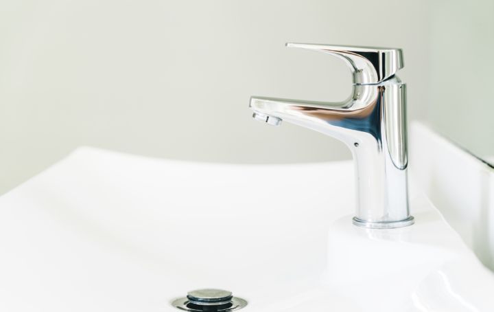 Десятки населённых пунктов ЛНР на три дня останутся без воды из-за ремонта: полный список городов 