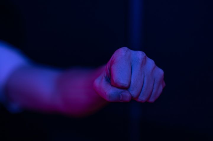 Жестокость без границ: в соседней ДНР подростки избили девочку, недавно перенёсшую операцию на мозге 