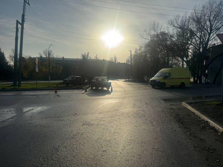 В Антраците в ДТП пострадали три человека