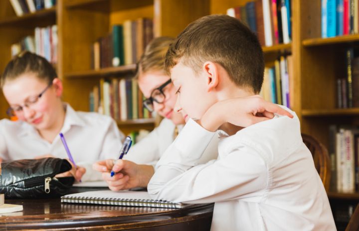 В России придумали, что делать со школьниками, которые не сдали экзамены после 9 класса 