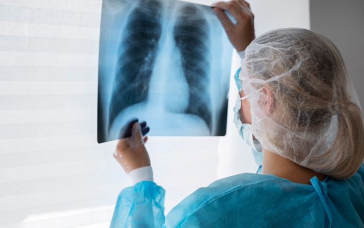 Пневмония шагает по ЛНР: десятки заболевших уже в одном из районов Республики 