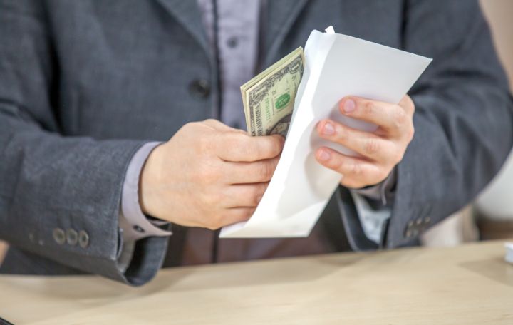 «Заложим 10% на воровство»: российский депутат предложил включать взятки прямо в бюджет