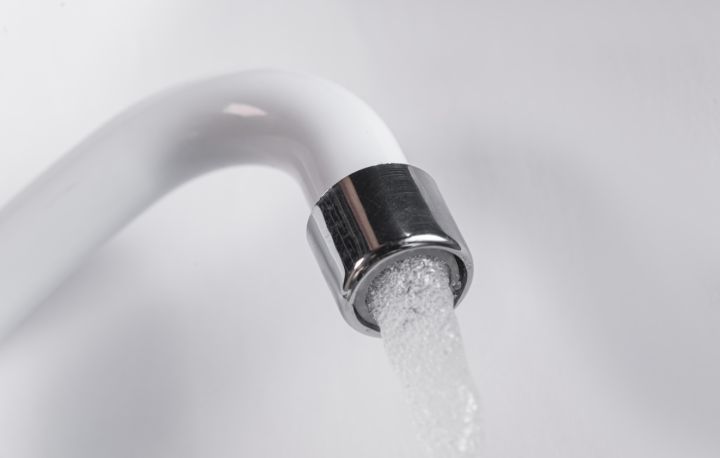 Часть Луганска осталась без воды из-за аварии: когда её снова дадут? 