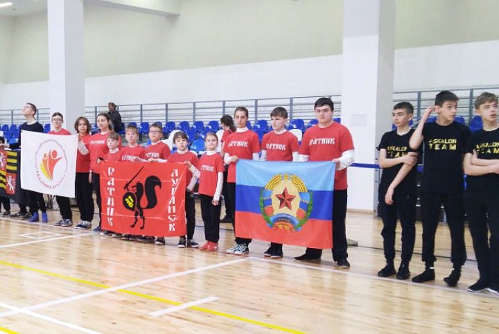 Луганская команда одержала победу в кубке Евразии по спортивному мечевому бою