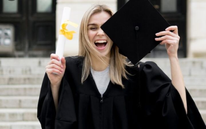 Необходимо ли в наше время распределение выпускников вузов? Отвечают свердловчане