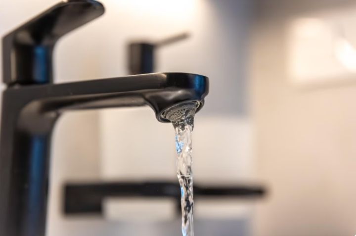 Кому в ЛНР могут отключить воду 27 ноября? Полный список адресов