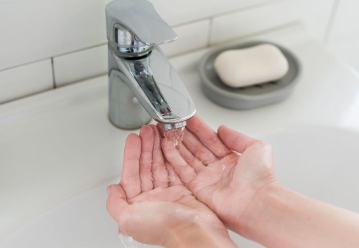 Вода может пропасть на целый день: «Лугансквода» предупредила жителей ЛНР об отключениях 28 ноября