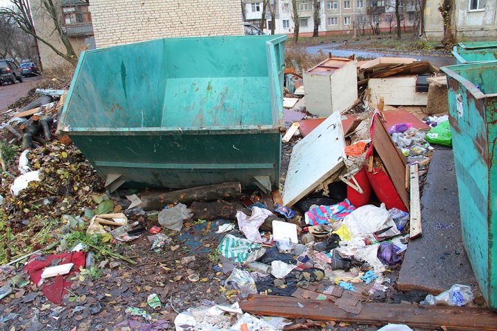 Тонем в мусоре, невзирая на «лодки»: как свердловчане сами превращают свой город в свалку