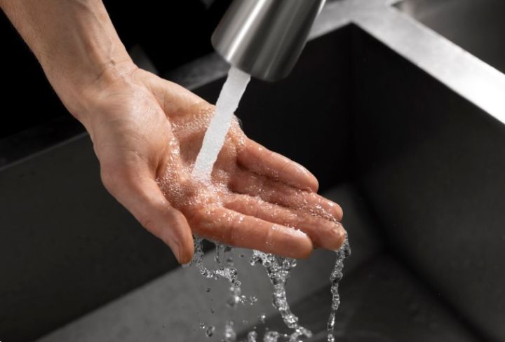 Кому в ЛНР могут отключить воду 2 декабря? Список адресов внушительный