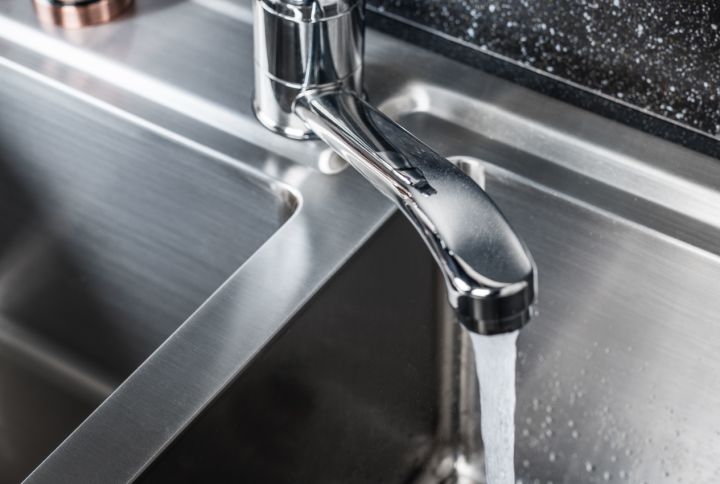 В ЛНР 3 декабря возможны перебои с водой: опубликован полный список адресов ремонта