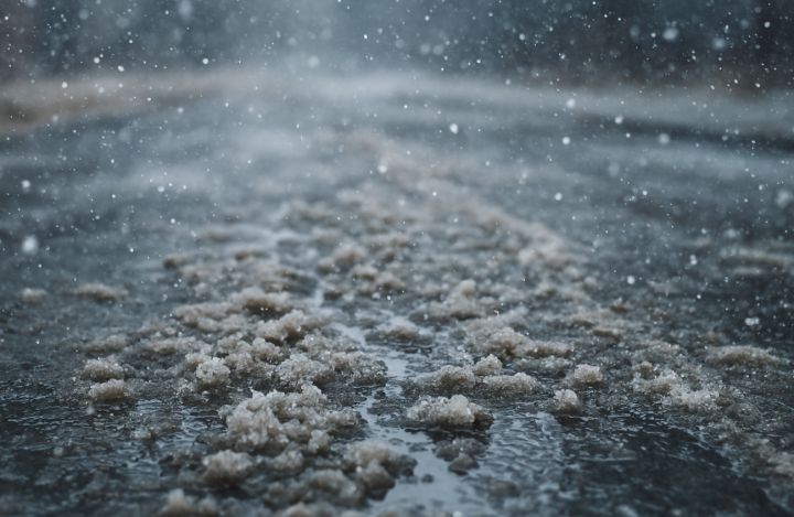 Синоптики прогнозируют в ЛНР накануне выходных мокрый снег и мороз: прогноз погоды на 5 декабря